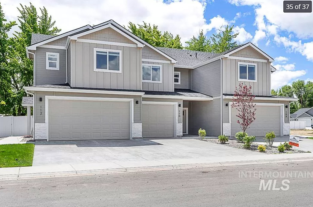 208 NE 3rd Street