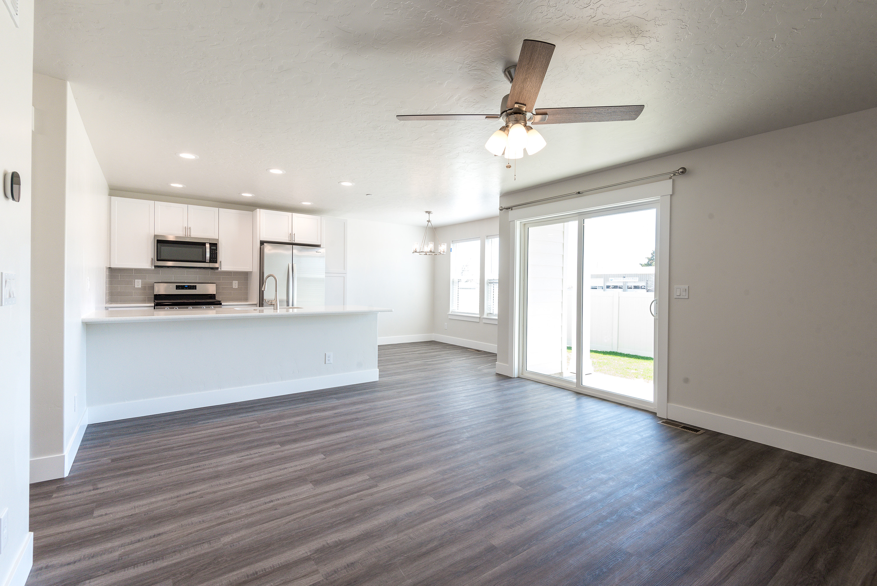 807 NW 21st St - 4